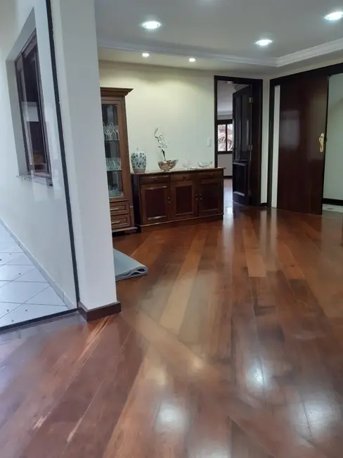 Casa com 4 quartos à venda, 394m2 em Abranches, Curitiba - PR - imagem 5 Foto 5 de Casa com 4 quartos à venda, 394m2 em Abranches, Curitiba - PR