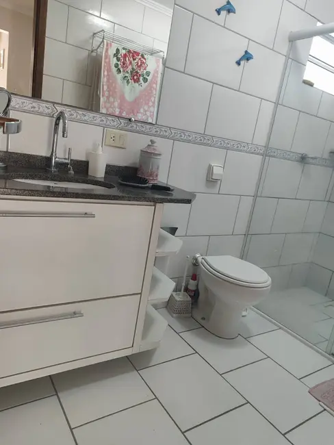 Sobrado com 3 quartos à venda, 130m2 em Uberaba, Curitiba - PR - imagem 7 Foto 7 de Sobrado com 3 quartos à venda, 130m2 em Uberaba, Curitiba - PR