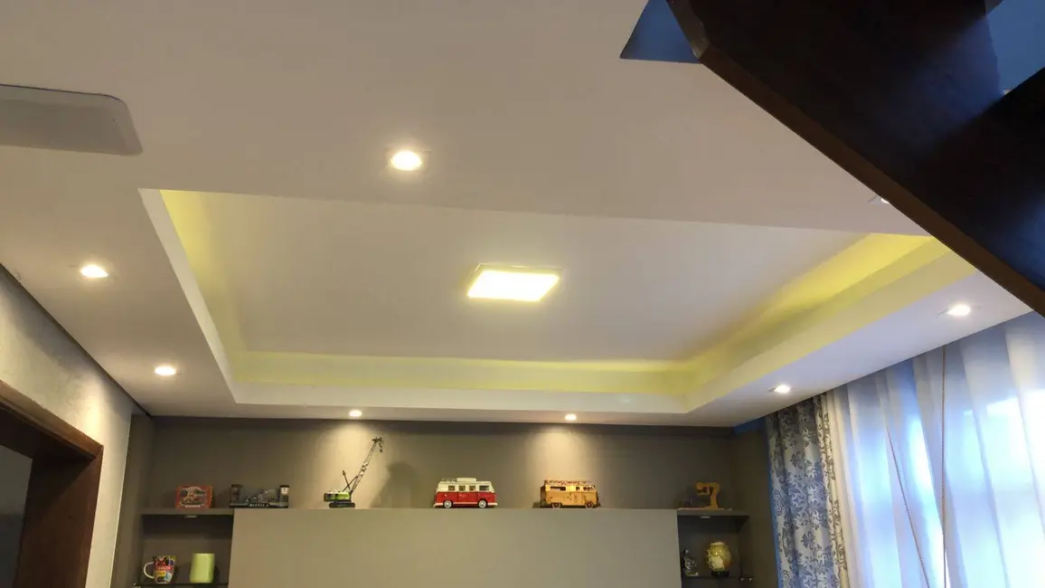 Foto 3 de Sobrado com 3 quartos à venda, 147m2 em Cajuru, Curitiba - PR