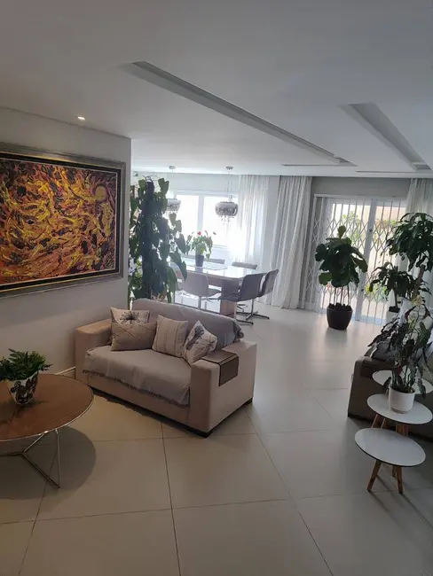 Casa com 4 quartos à venda, 337m2 em Jardim das Américas, Curitiba - PR - imagem 3 Foto 3 de Casa com 4 quartos à venda, 337m2 em Jardim das Américas, Curitiba - PR