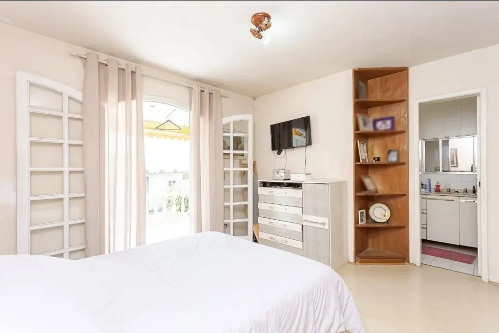 Foto 3 de Casa com 4 quartos à venda, 370m2 em Xaxim, Curitiba - PR