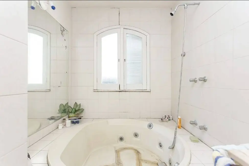 Foto 5 de Casa com 4 quartos à venda, 370m2 em Xaxim, Curitiba - PR