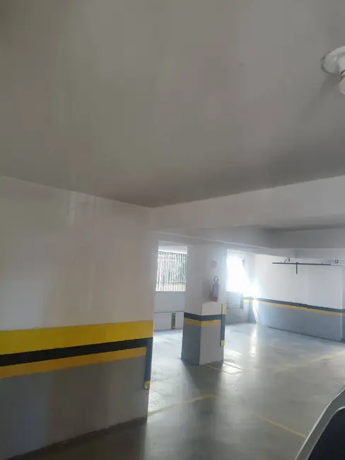 Apartamento com 2 quartos para alugar, 62m2 em Cristo Rei, Curitiba - PR - imagem 3 Foto 3 de Apartamento com 2 quartos para alugar, 62m2 em Cristo Rei, Curitiba - PR