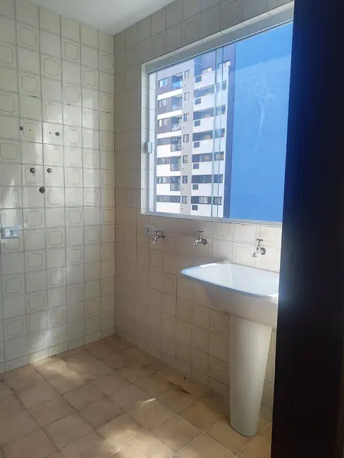 Apartamento com 2 quartos para alugar, 62m2 em Cristo Rei, Curitiba - PR - imagem 8 Foto 8 de Apartamento com 2 quartos para alugar, 62m2 em Cristo Rei, Curitiba - PR