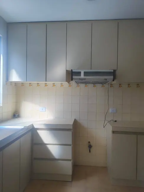 Apartamento com 2 quartos para alugar, 62m2 em Cristo Rei, Curitiba - PR - imagem 5 Foto 5 de Apartamento com 2 quartos para alugar, 62m2 em Cristo Rei, Curitiba - PR