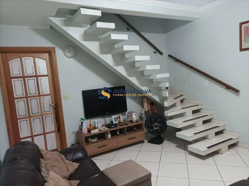 Sobrado com 2 quartos à venda, 88m2 em Jardim Santa Mena, Guarulhos - SP - imagem 3 Foto 3 de Sobrado com 2 quartos à venda, 88m2 em Jardim Santa Mena, Guarulhos - SP