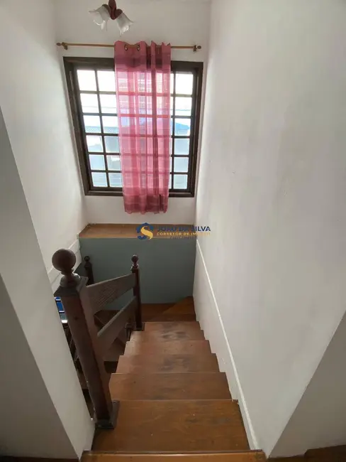 Sobrado com 4 quartos à venda, 280m2 em Jardim Santa Mena, Guarulhos - SP - imagem 8 Foto 8 de Sobrado com 4 quartos à venda, 280m2 em Jardim Santa Mena, Guarulhos - SP