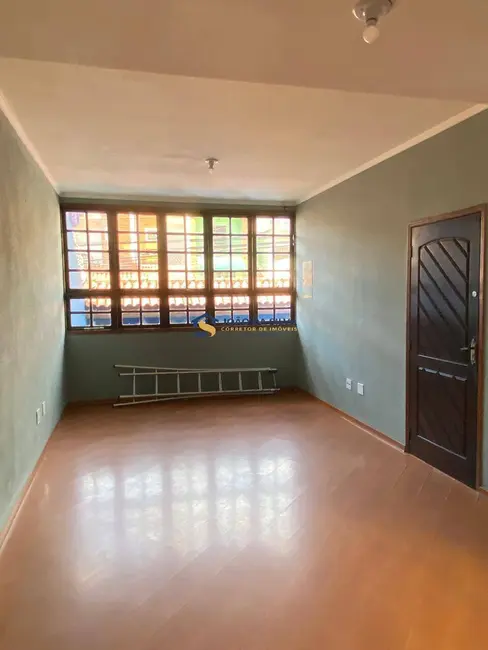 Sobrado com 4 quartos à venda, 280m2 em Jardim Santa Mena, Guarulhos - SP - imagem 3 Foto 3 de Sobrado com 4 quartos à venda, 280m2 em Jardim Santa Mena, Guarulhos - SP