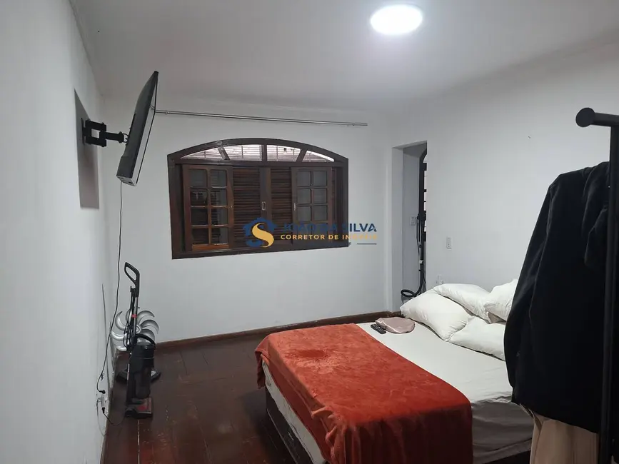 Sobrado com 3 quartos à venda, 275m2 em Jardim Flor da Montanha, Guarulhos - SP - imagem 7 Foto 7 de Sobrado com 3 quartos à venda, 275m2 em Jardim Flor da Montanha, Guarulhos - SP
