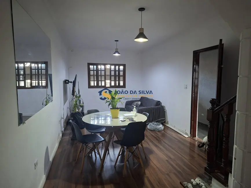 Sobrado com 3 quartos à venda, 275m2 em Jardim Flor da Montanha, Guarulhos - SP - imagem 3 Foto 3 de Sobrado com 3 quartos à venda, 275m2 em Jardim Flor da Montanha, Guarulhos - SP