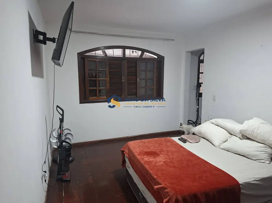 Sobrado com 3 quartos à venda, 275m2 em Jardim Flor da Montanha, Guarulhos - SP - imagem 6 Foto 6 de Sobrado com 3 quartos à venda, 275m2 em Jardim Flor da Montanha, Guarulhos - SP