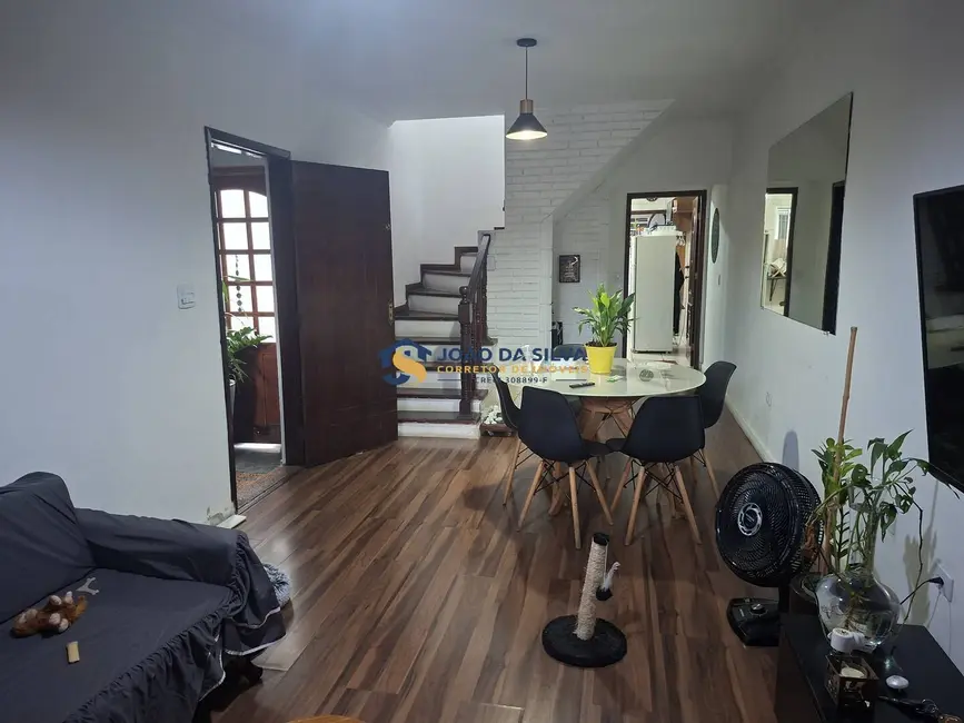 Sobrado com 3 quartos à venda, 275m2 em Jardim Flor da Montanha, Guarulhos - SP - imagem 1 Foto 1 de Sobrado com 3 quartos à venda, 275m2 em Jardim Flor da Montanha, Guarulhos - SP