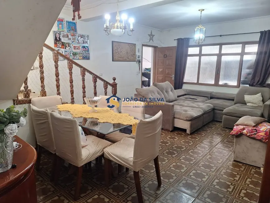 Sobrado com 4 quartos à venda, 183m2 em Jardim Santa Mena, Guarulhos - SP - imagem 2 Foto 2 de Sobrado com 4 quartos à venda, 183m2 em Jardim Santa Mena, Guarulhos - SP