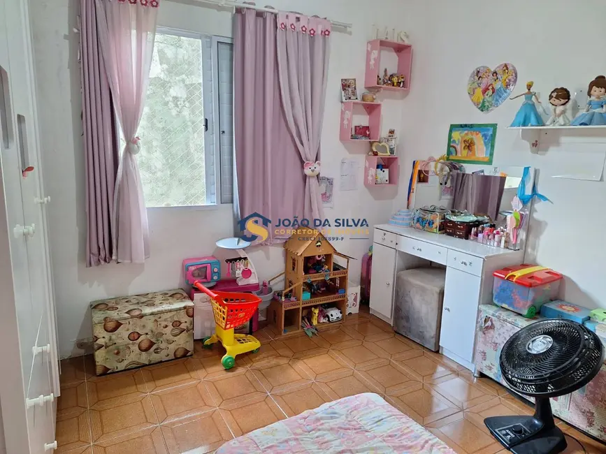 Sobrado com 4 quartos à venda, 183m2 em Jardim Santa Mena, Guarulhos - SP - imagem 7 Foto 7 de Sobrado com 4 quartos à venda, 183m2 em Jardim Santa Mena, Guarulhos - SP
