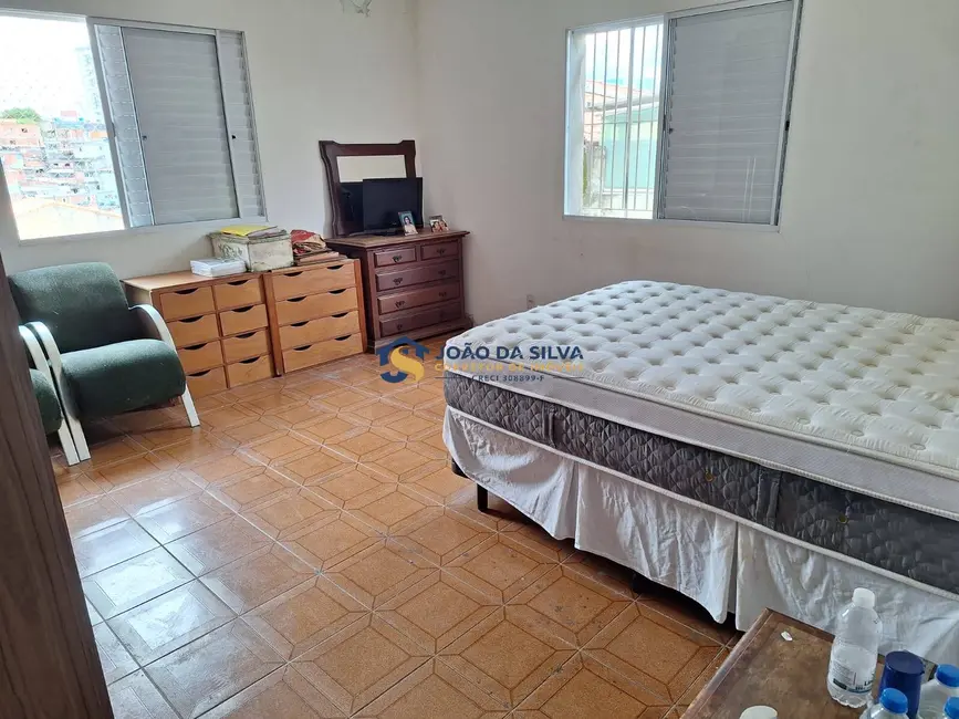 Sobrado com 4 quartos à venda, 183m2 em Jardim Santa Mena, Guarulhos - SP - imagem 5 Foto 5 de Sobrado com 4 quartos à venda, 183m2 em Jardim Santa Mena, Guarulhos - SP