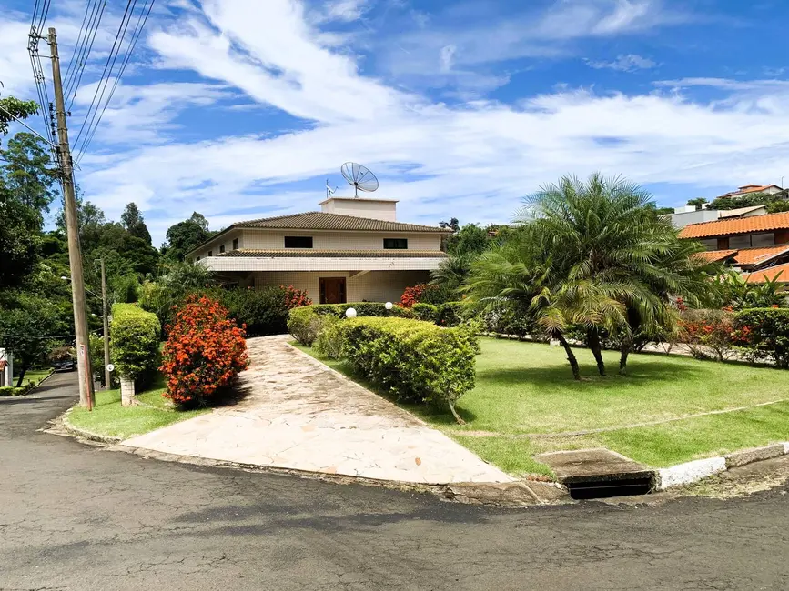 Casa com 6 quartos à venda, 1000m2 em Monte Alegre Do Sul - SP - imagem 2 Foto 2 de Casa com 6 quartos à venda, 1000m2 em Monte Alegre Do Sul - SP