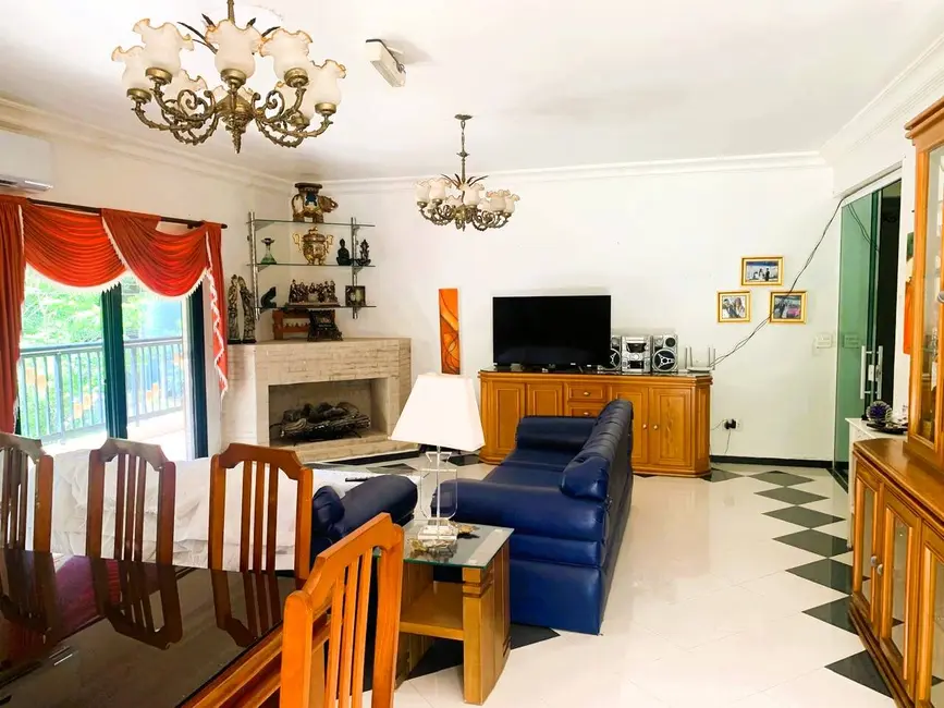 Casa com 6 quartos à venda, 1000m2 em Monte Alegre Do Sul - SP - imagem 5 Foto 5 de Casa com 6 quartos à venda, 1000m2 em Monte Alegre Do Sul - SP