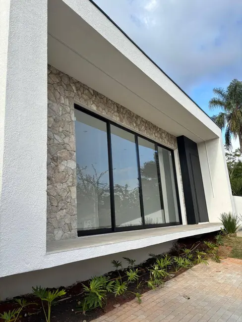 Foto 2 de Casa com 4 quartos à venda, 520m2 em Atibaia - SP