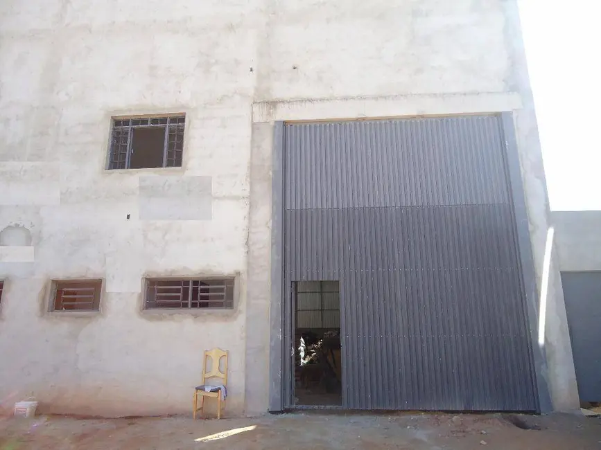 Armazém / Galpão para alugar, 860m2 em Recreio Estoril, Atibaia - SP - imagem 2 Foto 2 de Armazém / Galpão para alugar, 860m2 em Recreio Estoril, Atibaia - SP