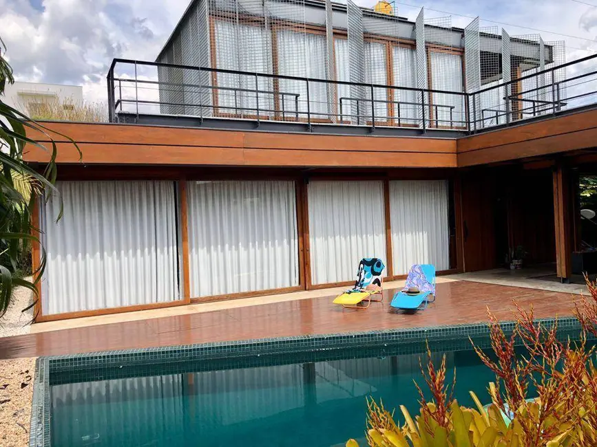 Casa com 4 quartos à venda, 880m2 em Amparo - SP - imagem 1 Foto 1 de Casa com 4 quartos à venda, 880m2 em Amparo - SP