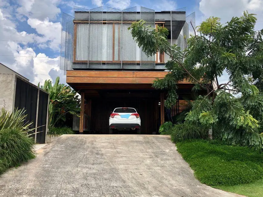 Casa com 4 quartos à venda, 880m2 em Amparo - SP - imagem 3 Foto 3 de Casa com 4 quartos à venda, 880m2 em Amparo - SP