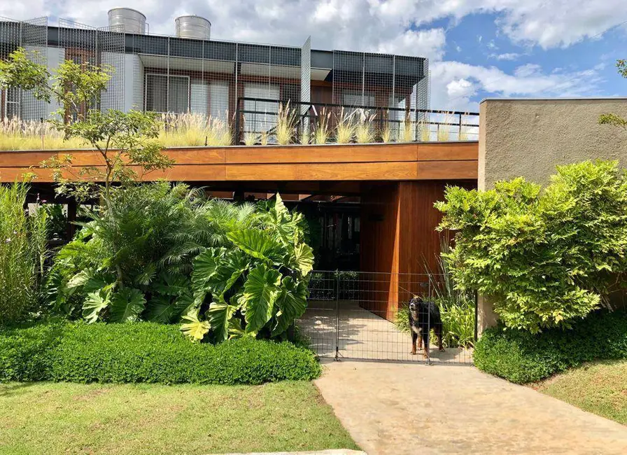 Casa com 4 quartos à venda, 880m2 em Amparo - SP - imagem 2 Foto 2 de Casa com 4 quartos à venda, 880m2 em Amparo - SP