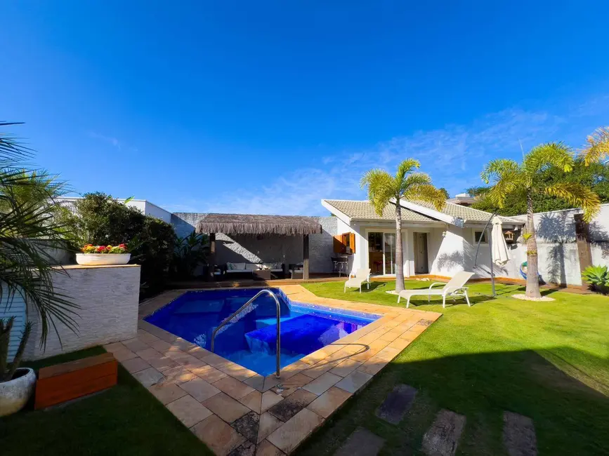 Foto 3 de Casa de Condomínio com 3 quartos à venda e para alugar, 600m2 em Atibaia - SP