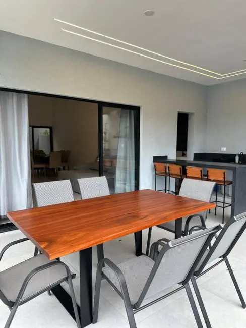 Casa com 3 quartos à venda, 400m2 em Atibaia - SP - imagem 4 Foto 4 de Casa com 3 quartos à venda, 400m2 em Atibaia - SP