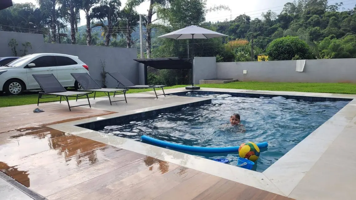 Casa com 3 quartos à venda, 400m2 em Atibaia - SP - imagem 1 Foto 1 de Casa com 3 quartos à venda, 400m2 em Atibaia - SP