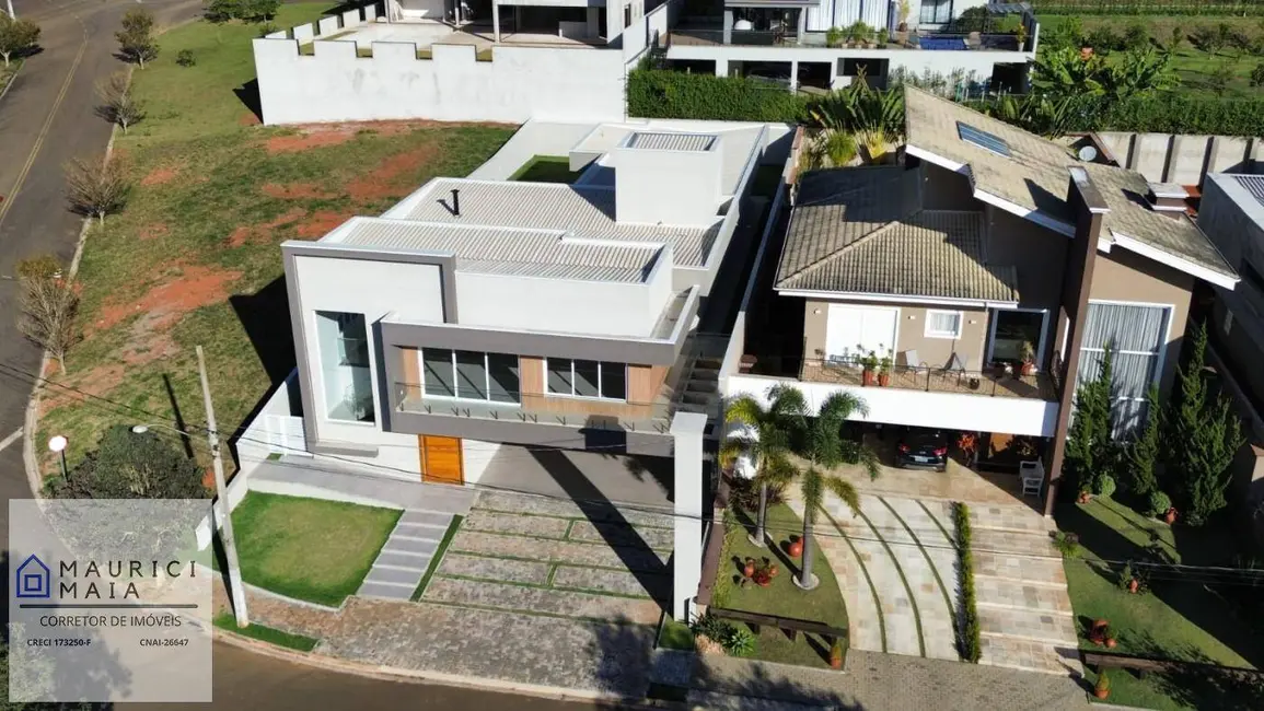 Foto 3 de Casa com 5 quartos à venda, 728m2 em Boa Vista, Atibaia - SP
