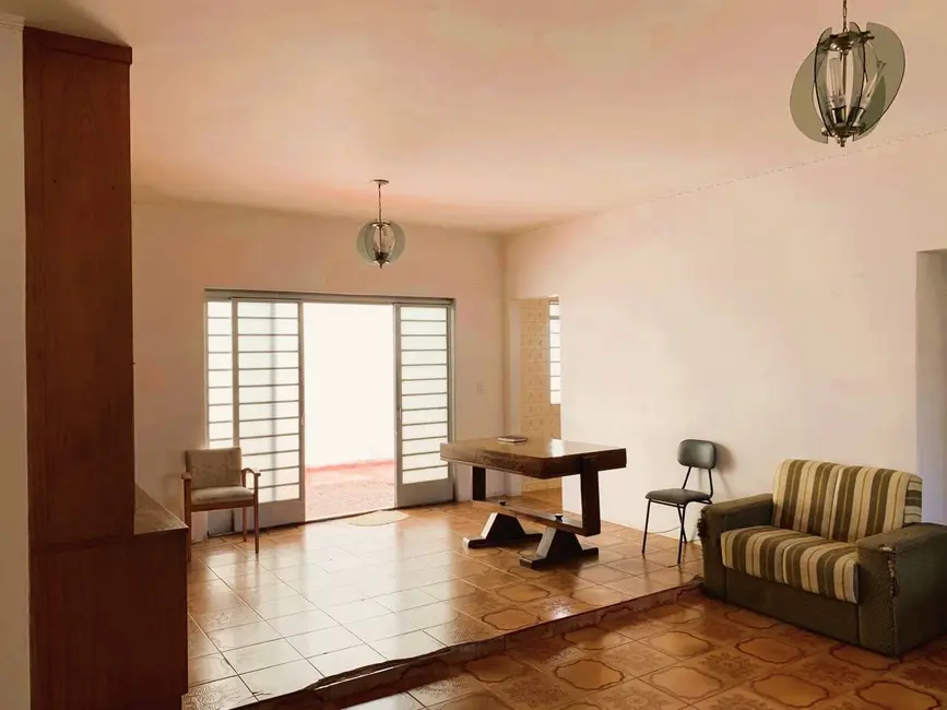 Casa com 4 quartos à venda, 713m2 em Jardim Itália, Amparo - SP - imagem 8 Foto 8 de Casa com 4 quartos à venda, 713m2 em Jardim Itália, Amparo - SP