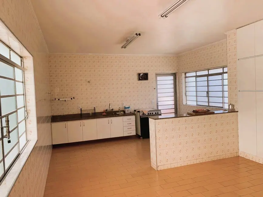 Casa com 4 quartos à venda, 713m2 em Jardim Itália, Amparo - SP - imagem 7 Foto 7 de Casa com 4 quartos à venda, 713m2 em Jardim Itália, Amparo - SP