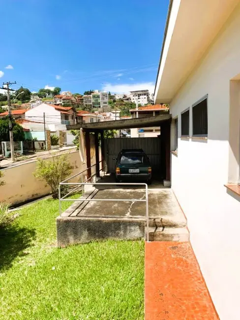 Casa com 4 quartos à venda, 713m2 em Jardim Itália, Amparo - SP - imagem 6 Foto 6 de Casa com 4 quartos à venda, 713m2 em Jardim Itália, Amparo - SP