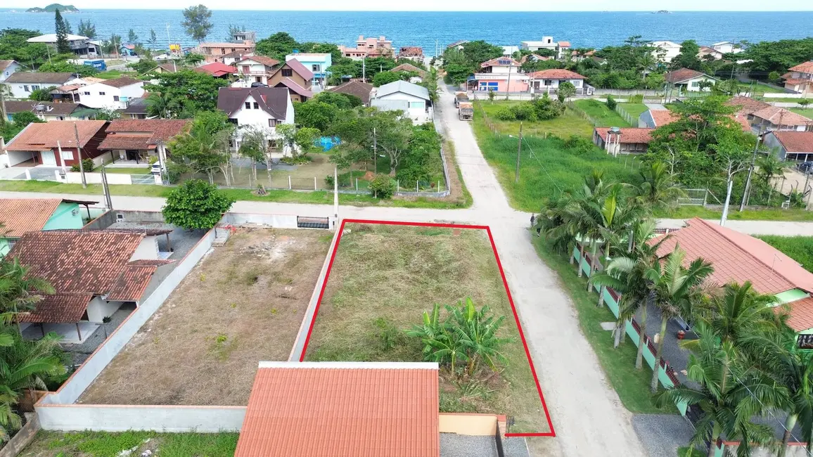 Foto 3 de Terreno / Lote à venda, 360m2 em Balneario Barra Do Sul - SC
