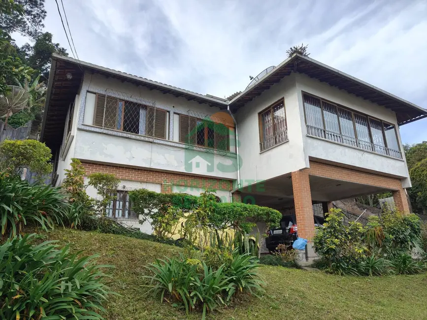 Casa com 3 quartos à venda, 149m2 em Agriões, Teresopolis - RJ - imagem 2 Foto 2 de Casa com 3 quartos à venda, 149m2 em Agriões, Teresopolis - RJ