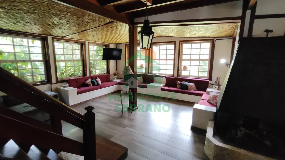Foto 1 de Casa com 4 quartos à venda, 328m2 em Albuquerque, Teresopolis - RJ