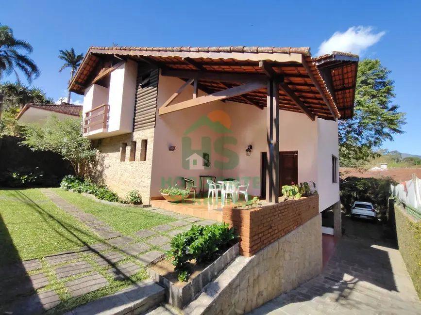 Casa com 5 quartos à venda, 245m2 em Iucas, Teresopolis - RJ - imagem 1 Foto 1 de Casa com 5 quartos à venda, 245m2 em Iucas, Teresopolis - RJ