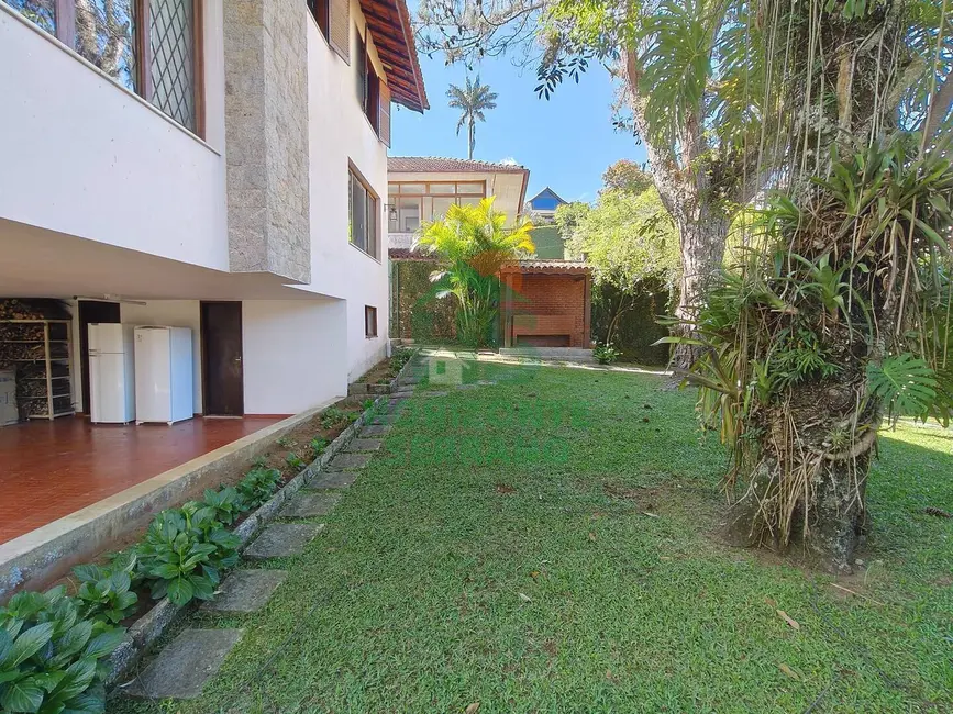 Casa com 5 quartos à venda, 245m2 em Iucas, Teresopolis - RJ - imagem 4 Foto 4 de Casa com 5 quartos à venda, 245m2 em Iucas, Teresopolis - RJ