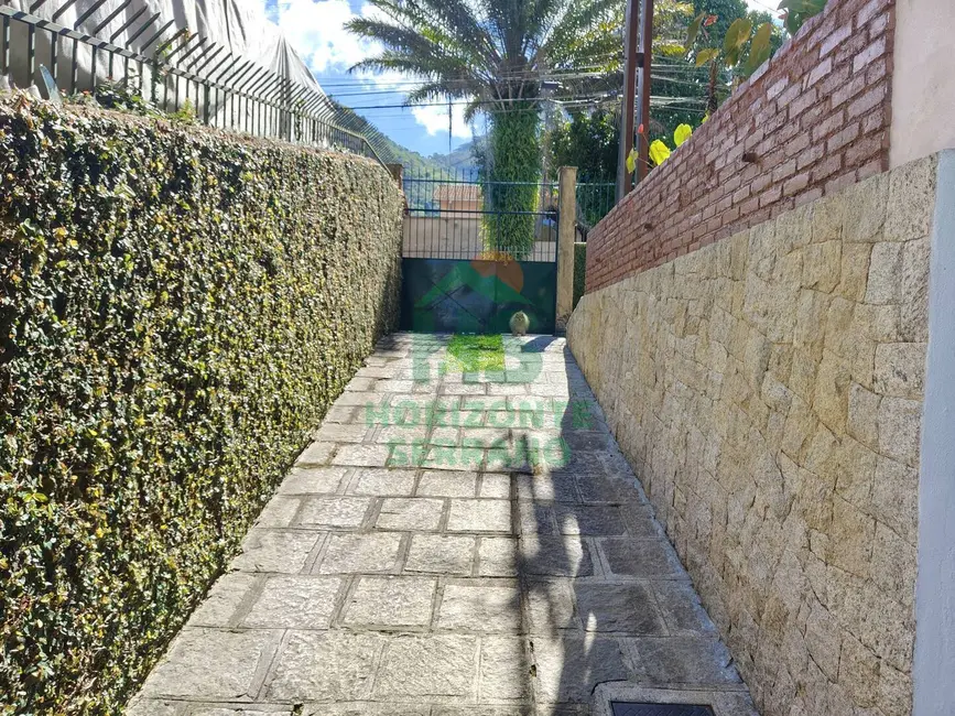 Casa com 5 quartos à venda, 245m2 em Iucas, Teresopolis - RJ - imagem 2 Foto 2 de Casa com 5 quartos à venda, 245m2 em Iucas, Teresopolis - RJ