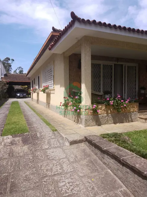Casa com 3 quartos à venda, 141m2 em Várzea, Teresopolis - RJ - imagem 1 Foto 1 de Casa com 3 quartos à venda, 141m2 em Várzea, Teresopolis - RJ