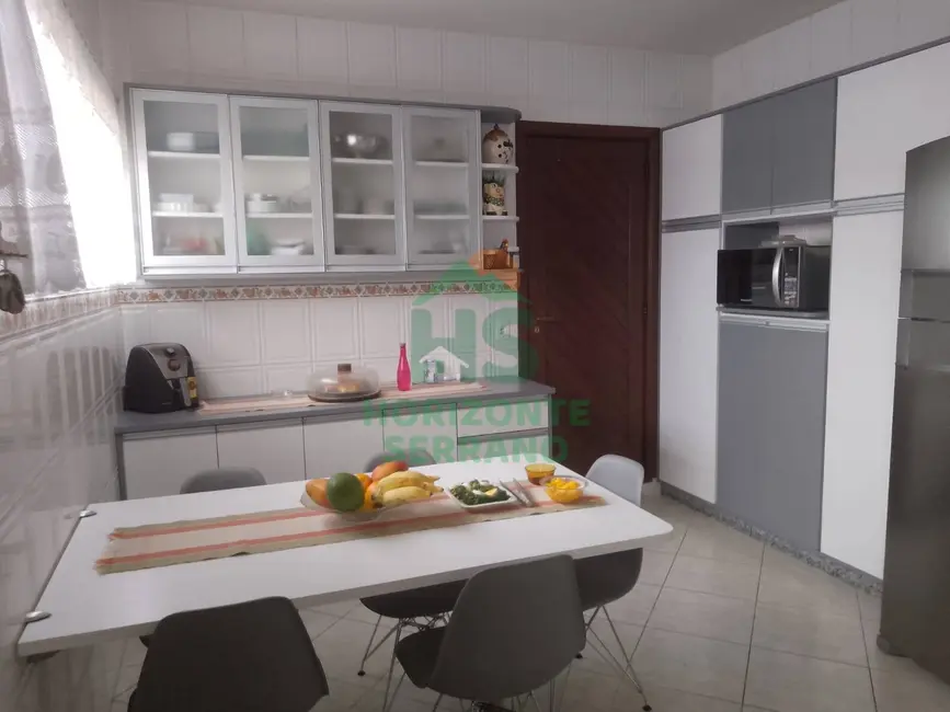 Casa com 3 quartos à venda, 141m2 em Várzea, Teresopolis - RJ - imagem 6 Foto 6 de Casa com 3 quartos à venda, 141m2 em Várzea, Teresopolis - RJ