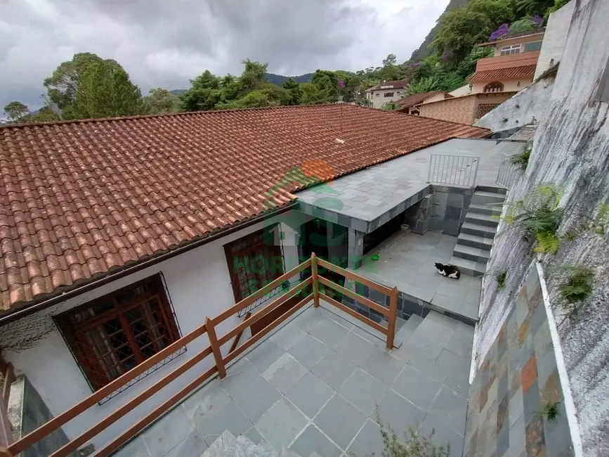 Casa com 3 quartos à venda, 131m2 em Granja Guarani, Teresopolis - RJ - imagem 2 Foto 2 de Casa com 3 quartos à venda, 131m2 em Granja Guarani, Teresopolis - RJ