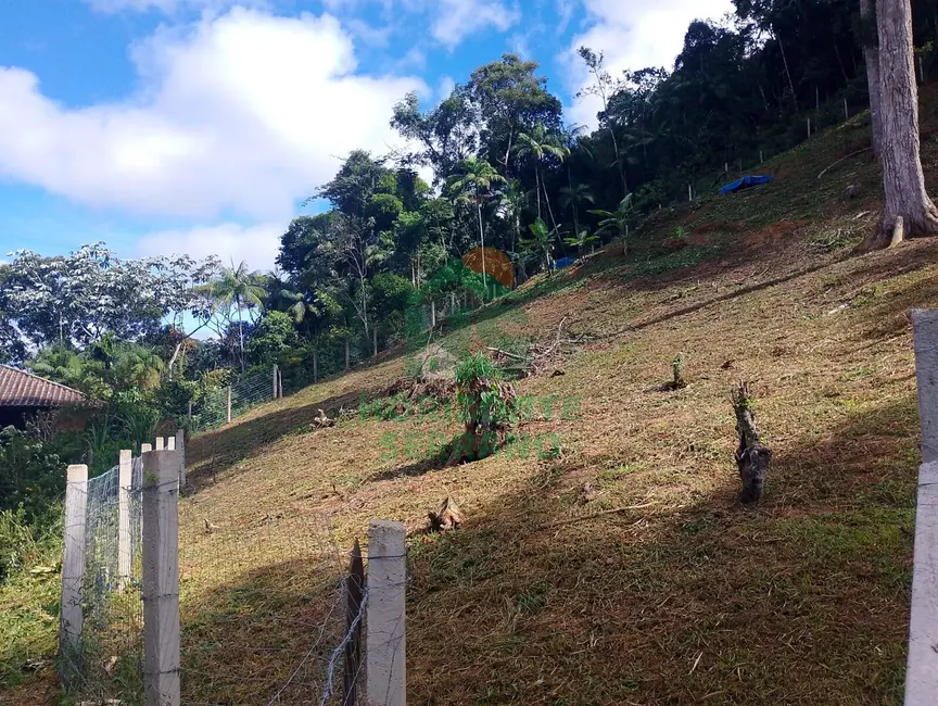 Foto 1 de Terreno / Lote à venda, 1650m2 em Albuquerque, Teresopolis - RJ