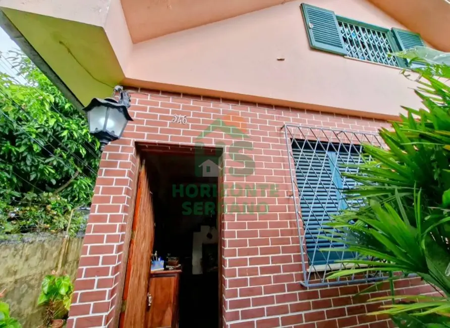 Casa com 3 quartos à venda, 92m2 em Vale do Paraíso, Teresopolis - RJ - imagem 3 Foto 3 de Casa com 3 quartos à venda, 92m2 em Vale do Paraíso, Teresopolis - RJ