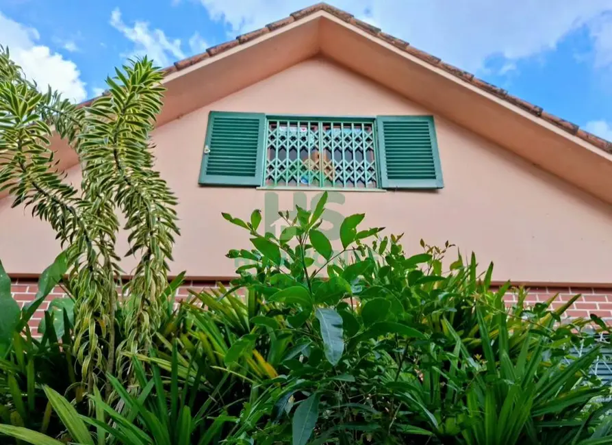 Casa com 3 quartos à venda, 92m2 em Vale do Paraíso, Teresopolis - RJ - imagem 1 Foto 1 de Casa com 3 quartos à venda, 92m2 em Vale do Paraíso, Teresopolis - RJ