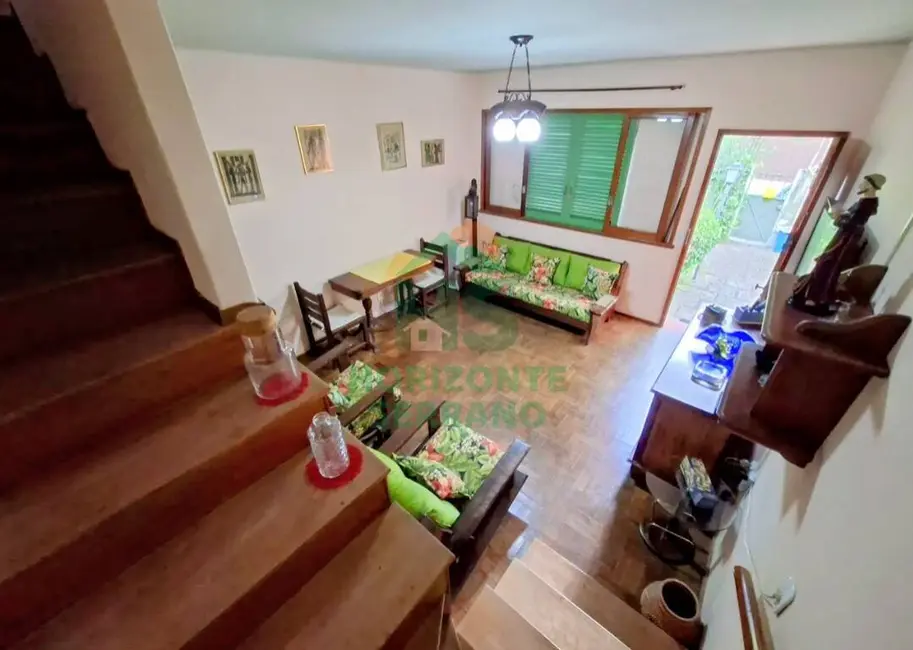 Casa com 3 quartos à venda, 92m2 em Vale do Paraíso, Teresopolis - RJ - imagem 7 Foto 7 de Casa com 3 quartos à venda, 92m2 em Vale do Paraíso, Teresopolis - RJ