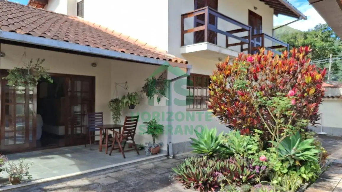 Foto 1 de Casa com 3 quartos à venda, 239m2 em Carlos Guinle, Teresopolis - RJ