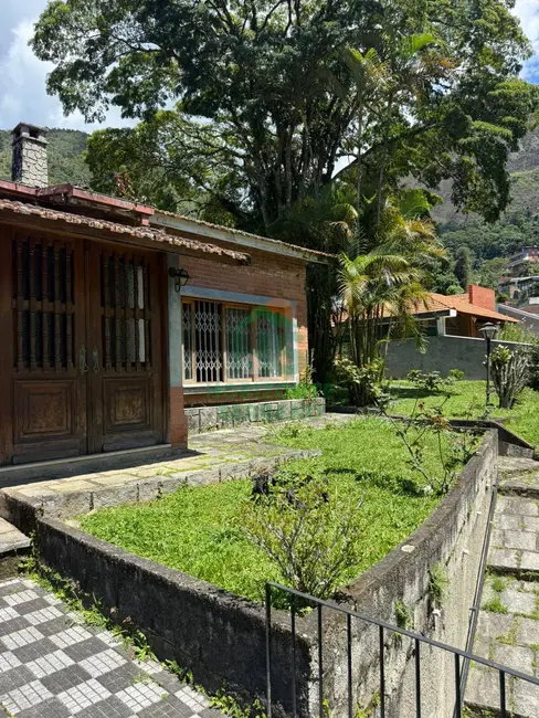 Foto 8 de Casa com 5 quartos à venda, 214m2 em Iucas, Teresopolis - RJ