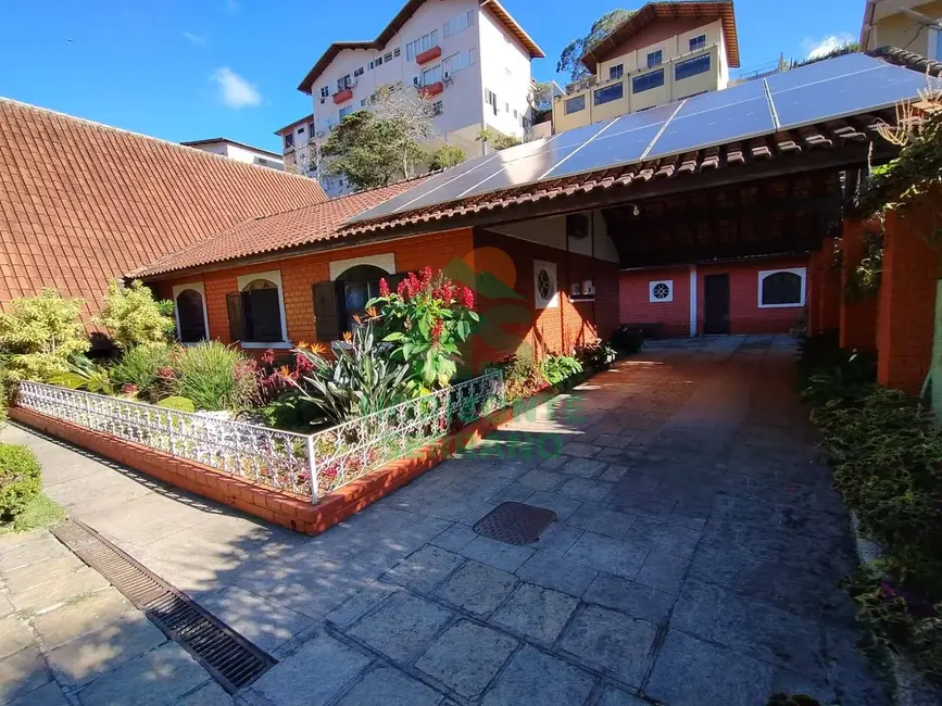 Casa com 5 quartos à venda, 460m2 em Jardim Cascata, Teresopolis - RJ - imagem 8 Foto 8 de Casa com 5 quartos à venda, 460m2 em Jardim Cascata, Teresopolis - RJ