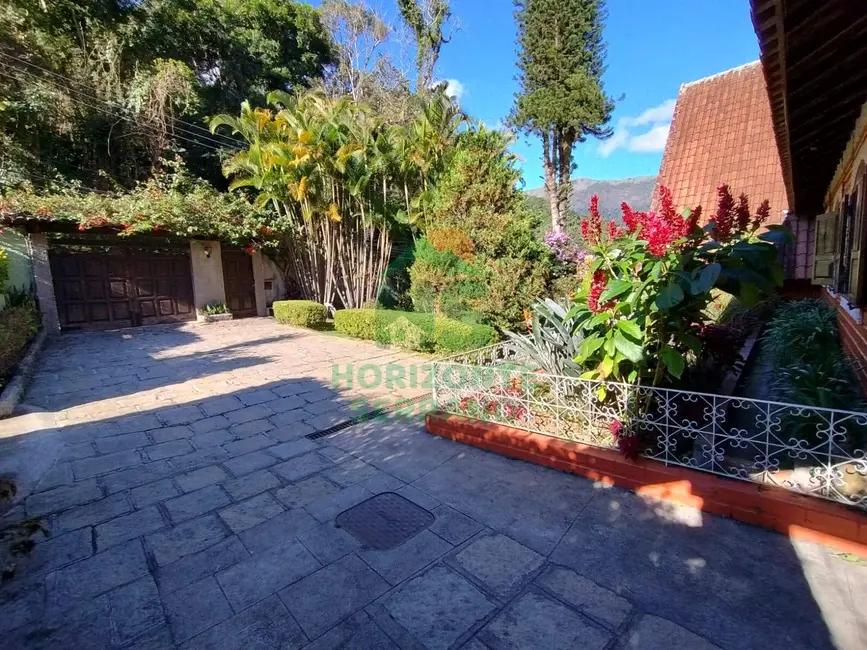 Casa com 5 quartos à venda, 460m2 em Jardim Cascata, Teresopolis - RJ - imagem 7 Foto 7 de Casa com 5 quartos à venda, 460m2 em Jardim Cascata, Teresopolis - RJ
